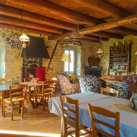 Ferienhaus La Fontaine 10/12 Personnes Saint-Symphorien (Lozere)