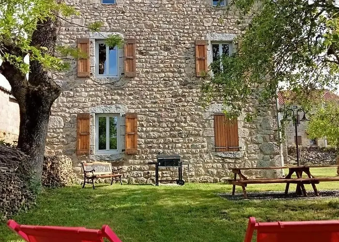 La Fontaine 10/12 Personnes Holiday home